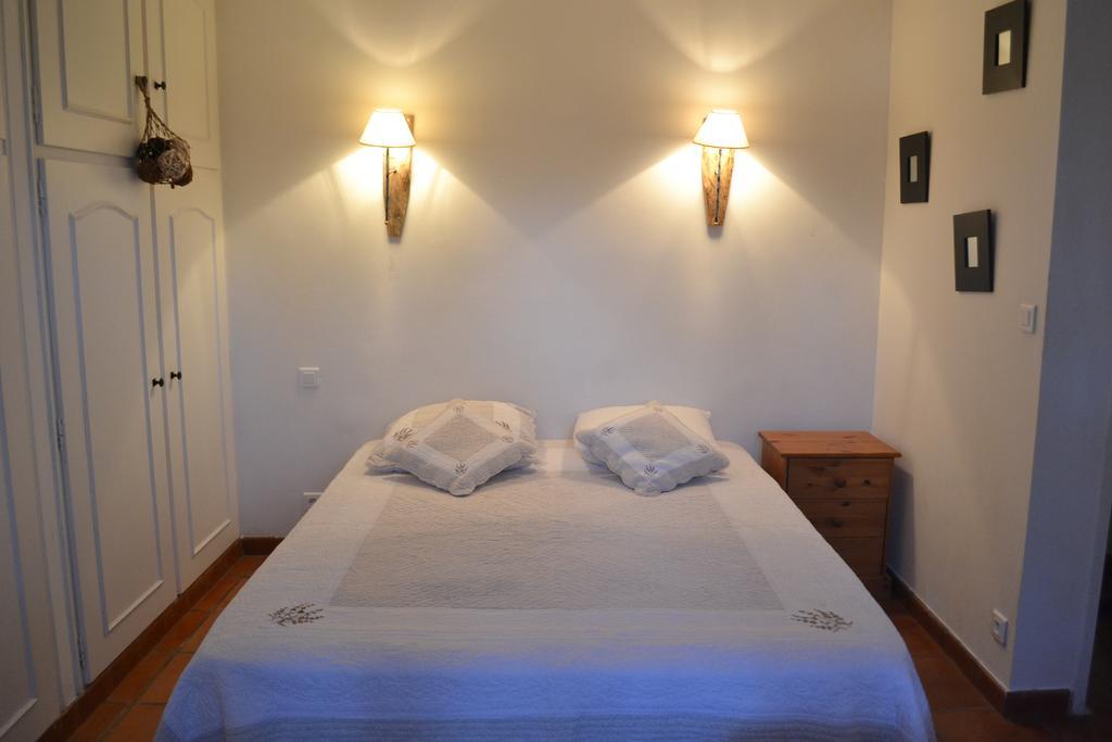 Mas Les Filaos Hotel Карпентра Стая снимка