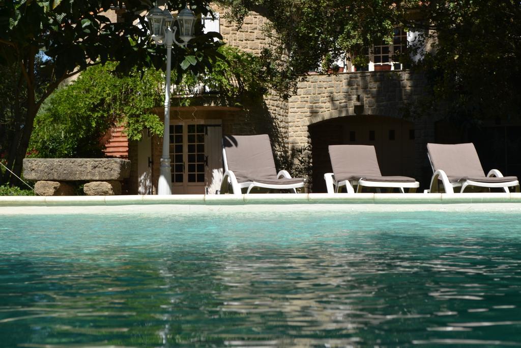 Mas Les Filaos Hotel Карпентра Екстериор снимка