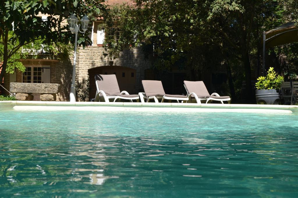 Mas Les Filaos Hotel Карпентра Екстериор снимка