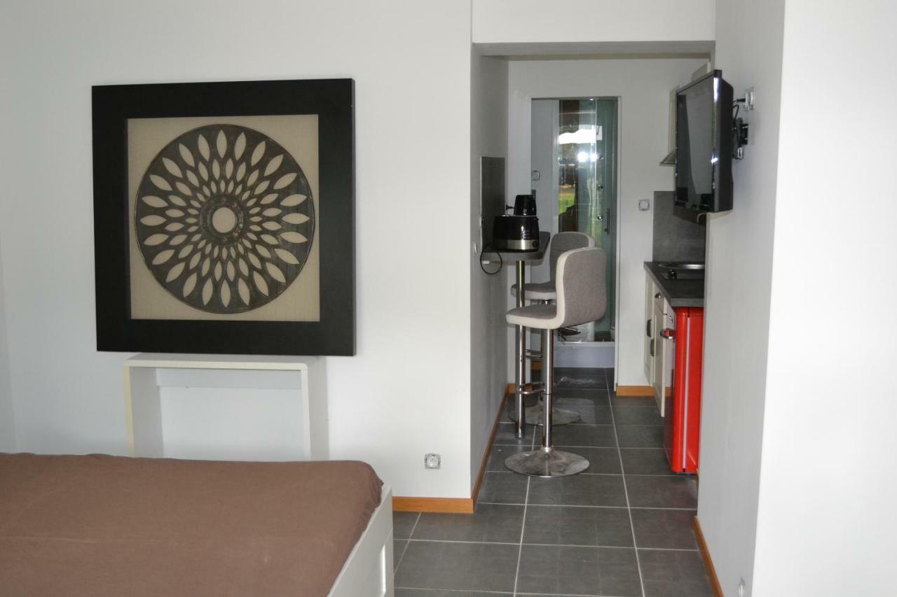 Mas Les Filaos Hotel Карпентра Екстериор снимка
